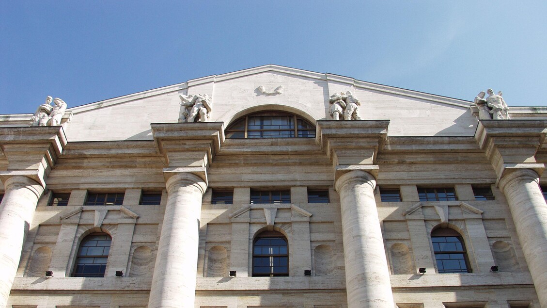 Borsa: Milano chiude in calo, Ftse Mib -0,4%