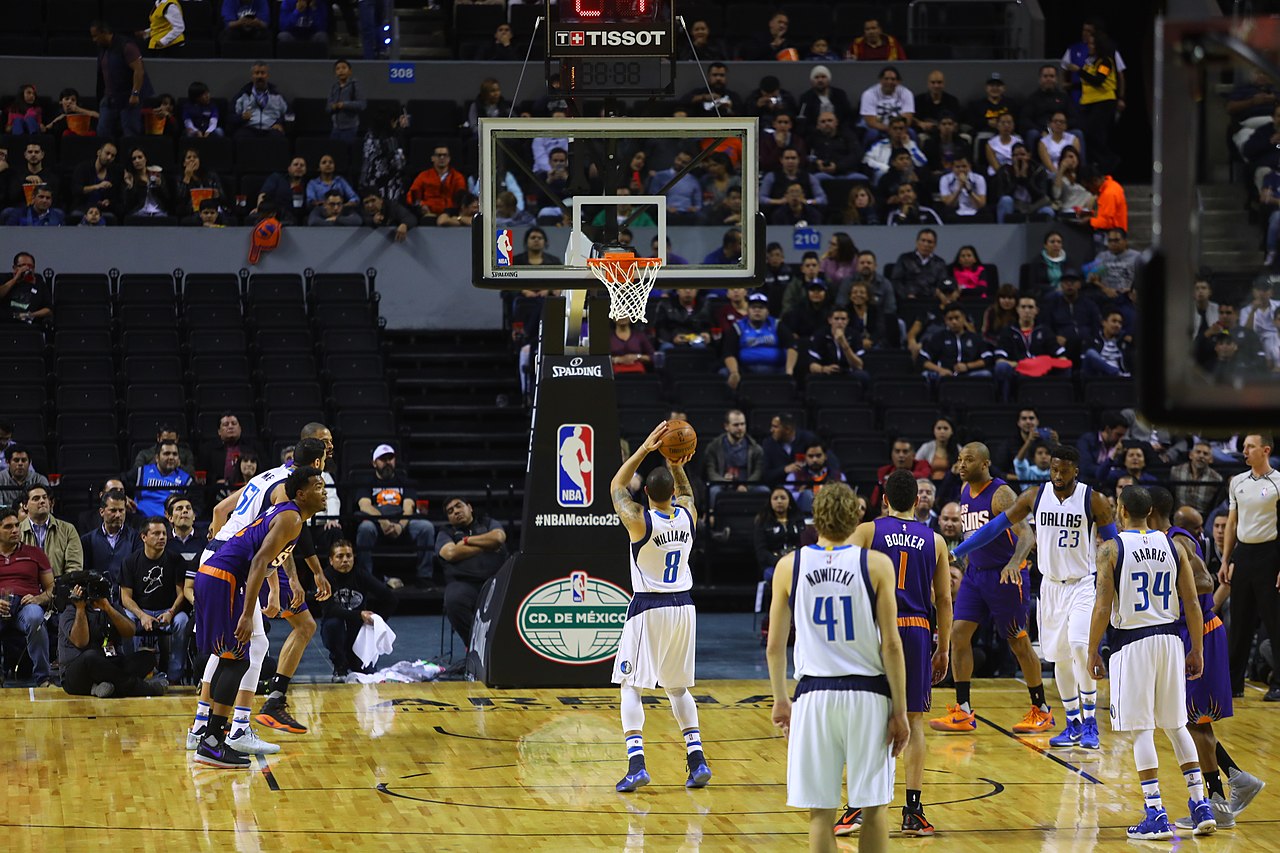 1280px Partido NBA i i 31445366134