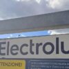 Fonti, Electrolux sospende il piano licenziamenti e le chiusure per 50 giorni