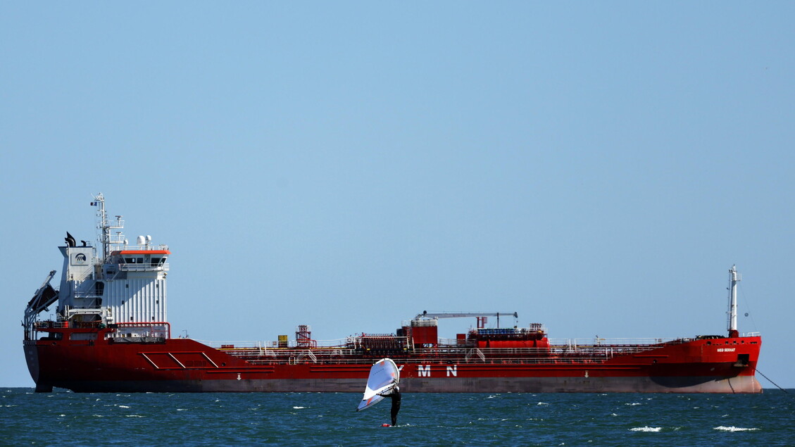 Wsj, l’accordo Iran-Usa consente a Teheran di vendere subito petrolio