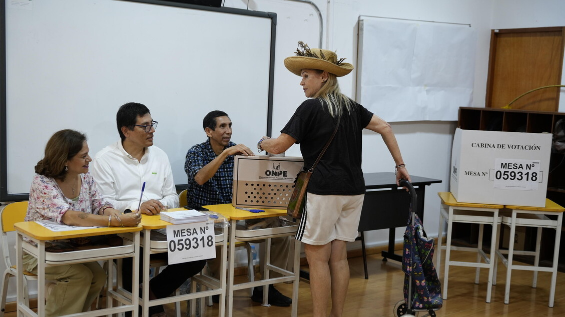 Exit poll, in Perù testa a testa tra Fujimori e Sanchez
