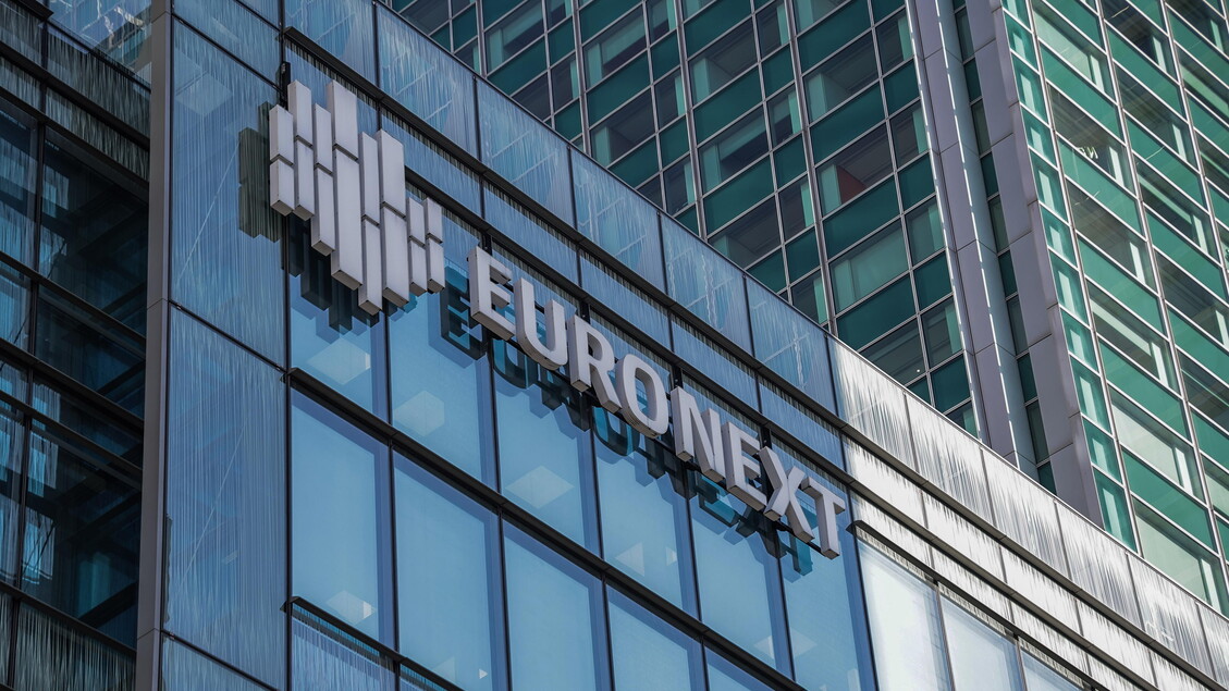 Borsa Milano chiude a nuovo record e sfiora 51.500 punti (+1,97%) con le banche