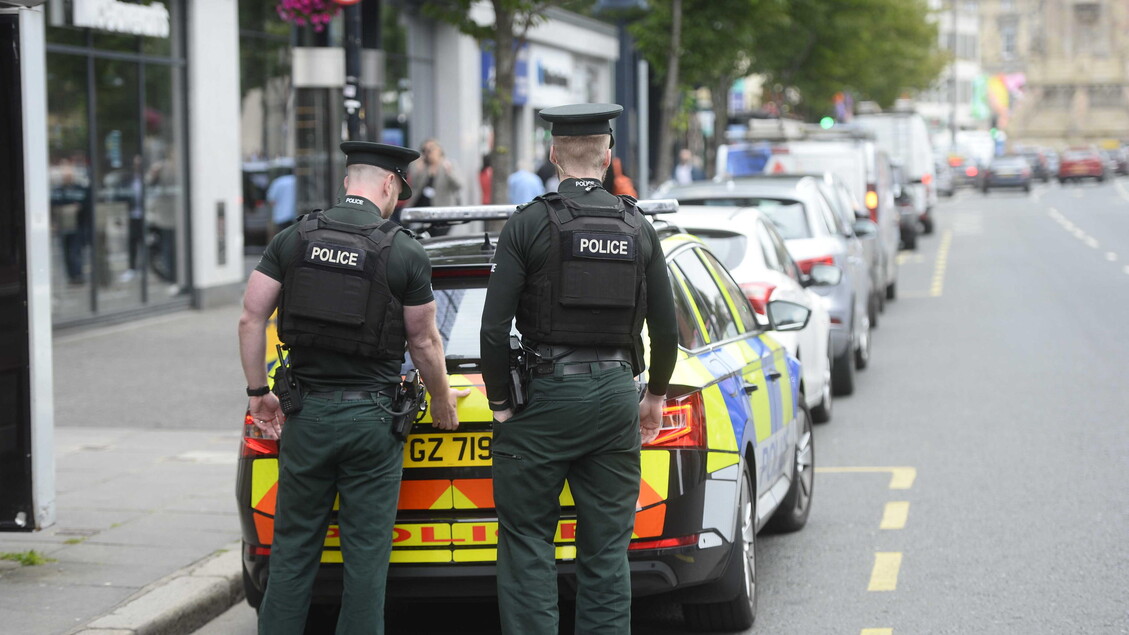 La sindaca di Belfast minacciata di morte, ‘non mi farò intimidire’