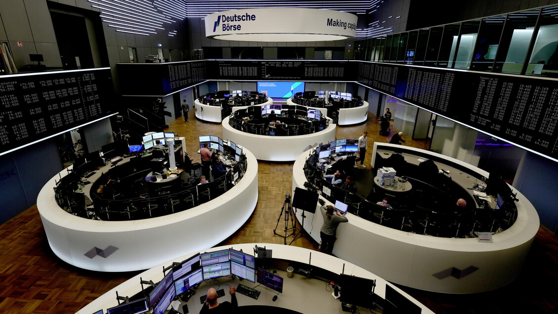 Borsa: l’Europa chiude in ordine sparso, si guarda a Medio Oriente