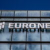 Borsa: Europa positiva, listini Usa chiusi per festa, Milano +0,7%