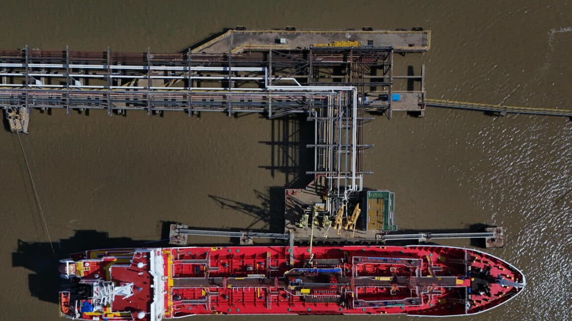 Il petrolio è in forte rialzo a New York, +6,71%