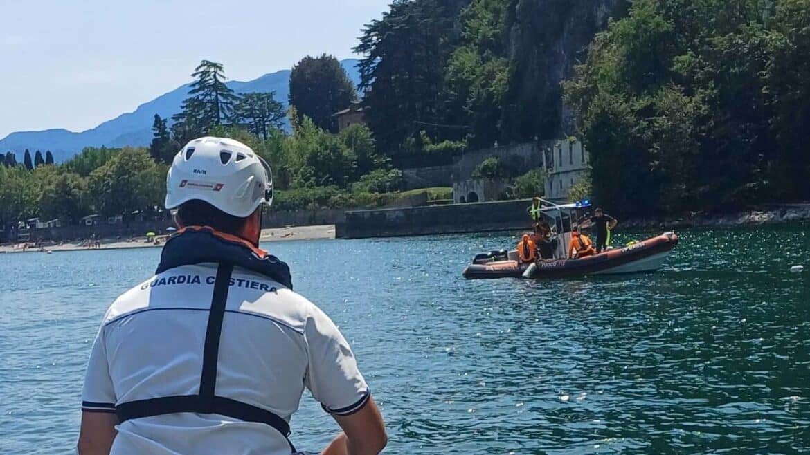 Turista disperso nel lago di Como, si è tuffato per salvare il figlio