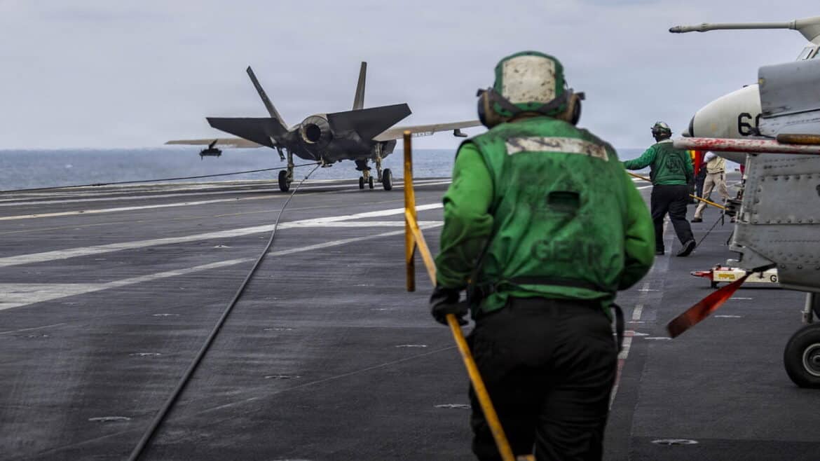 Wsj, ‘gli Usa si apprestano ad inviare una nave per sostituire la Lincoln’