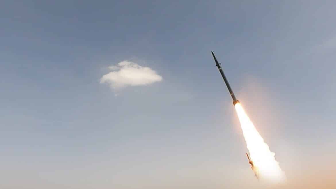 Nuovo attacco Houthi in zona yemenita al Makha, sul Mar Rosso, 6 morti