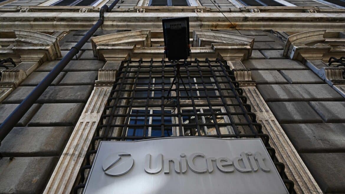Ipotesi di vendita della quota di Berlino in Commerz a Unicredit