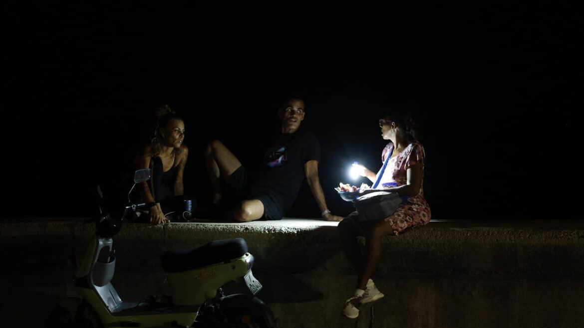 Blackout a Cuba, ambasciata Usa emette un’allerta e sconsiglia i viaggi