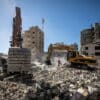 Sale a 21 morti, fra cui 12 bambini, il bilancio dell’edificio crollato a Gaza