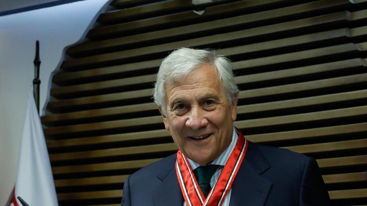 Tajani a San Paolo premiato con la Gran Croce dell’Ordine del Merito industriale