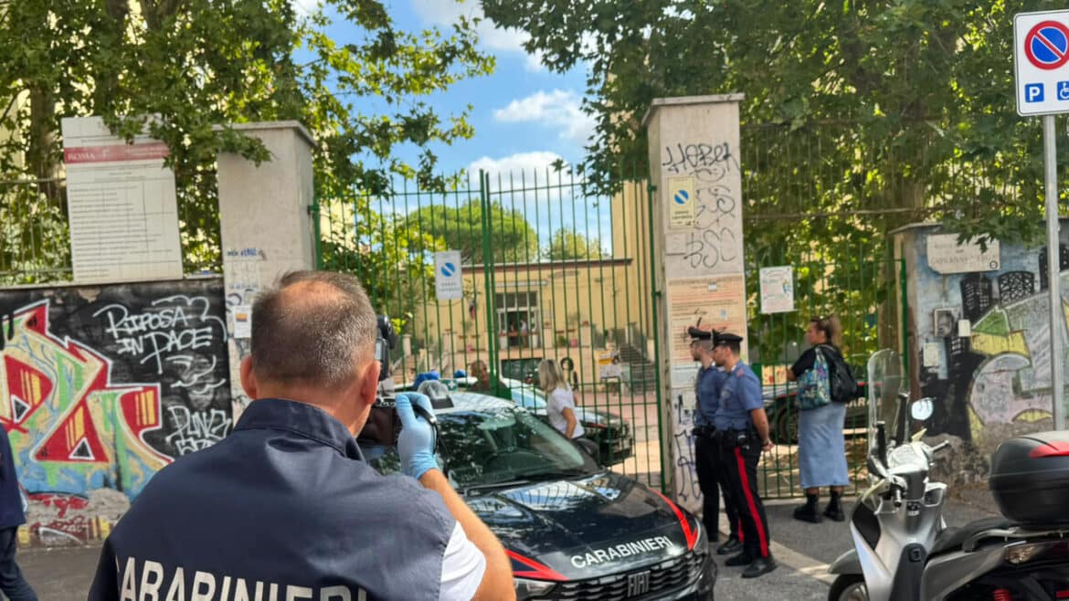 Rientro da eroe del ragazzo che ha salvato la prof, ‘hai evitato una strage’