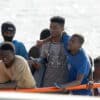 Quasi 560 migranti su tre barconi soccorsi dall’alba alle Canarie