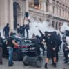 Scontri a Milano, circa 50 fermati, quasi la metà minorenni